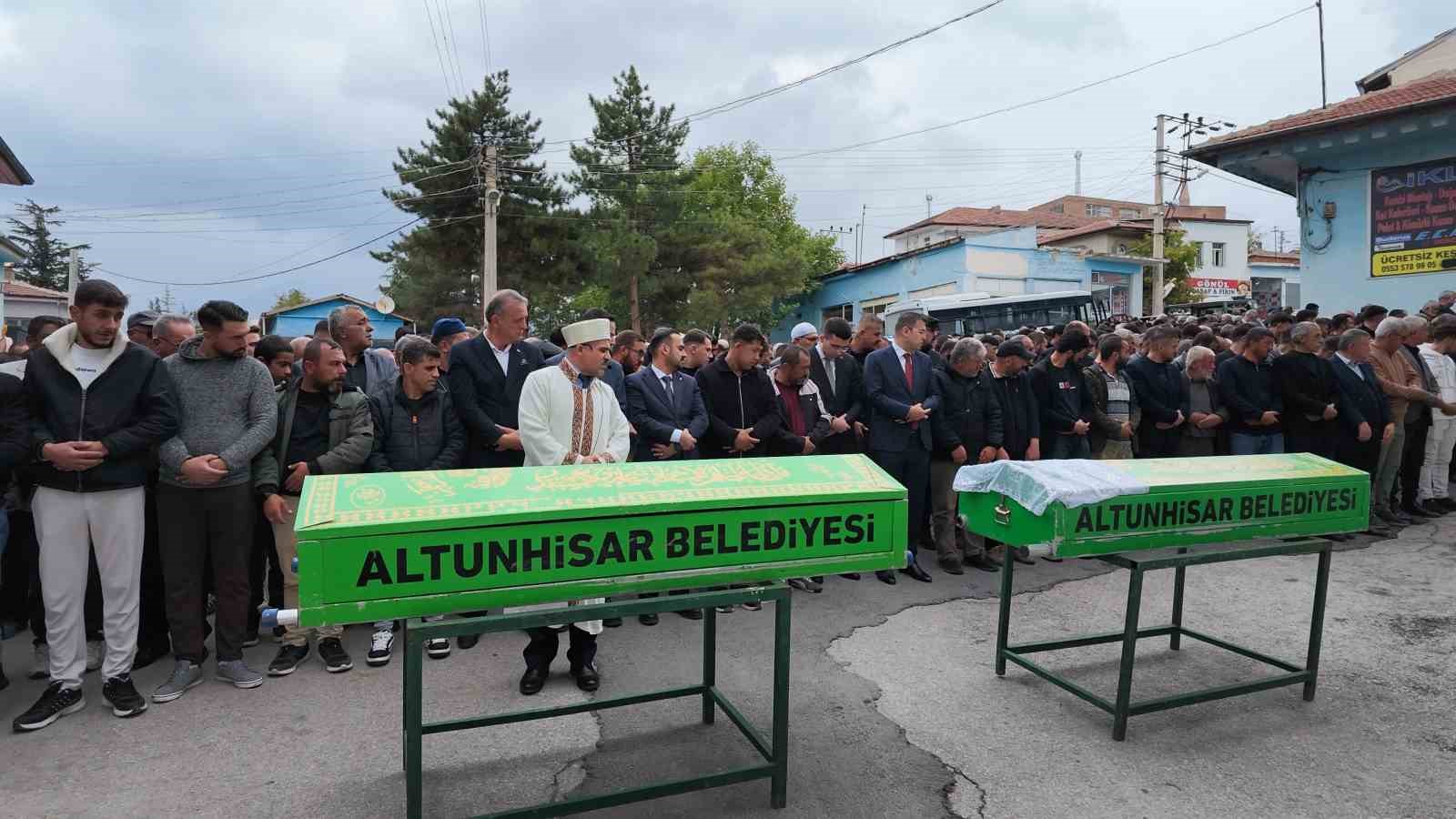 Niğde’de kazada hayatını kaybeden kardeşler toprağa verildi