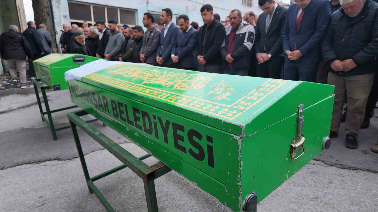Niğde’de kazada hayatını kaybeden kardeşler toprağa verildi