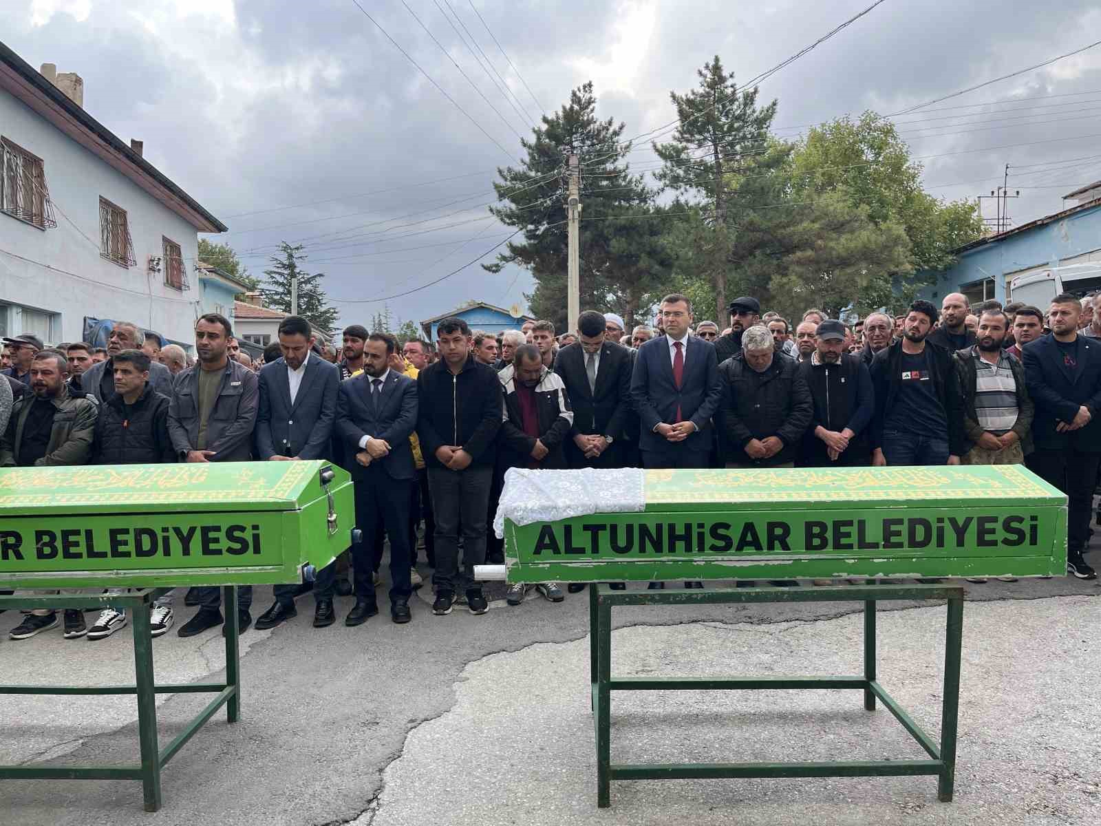 Niğde’de kazada hayatını kaybeden kardeşler toprağa verildi