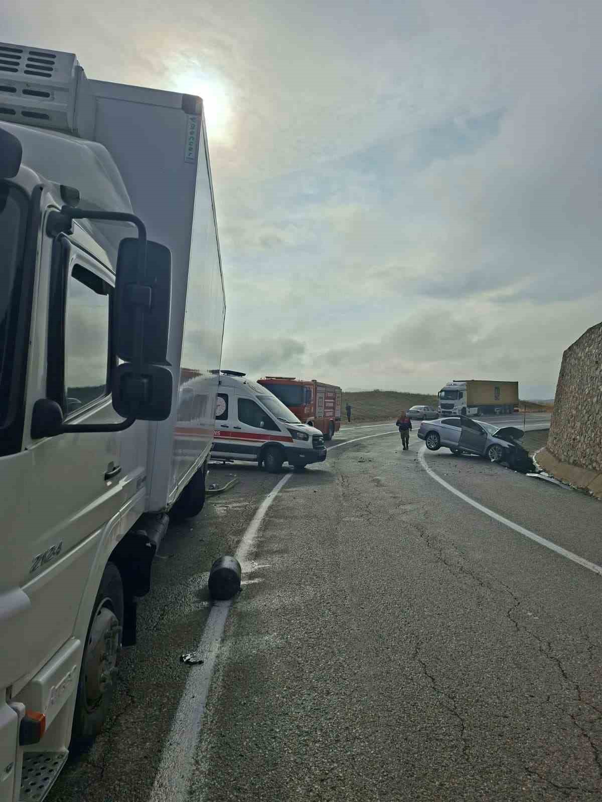 Kop dağı zirvesinde zincirleme kaza: 5 yaralı
