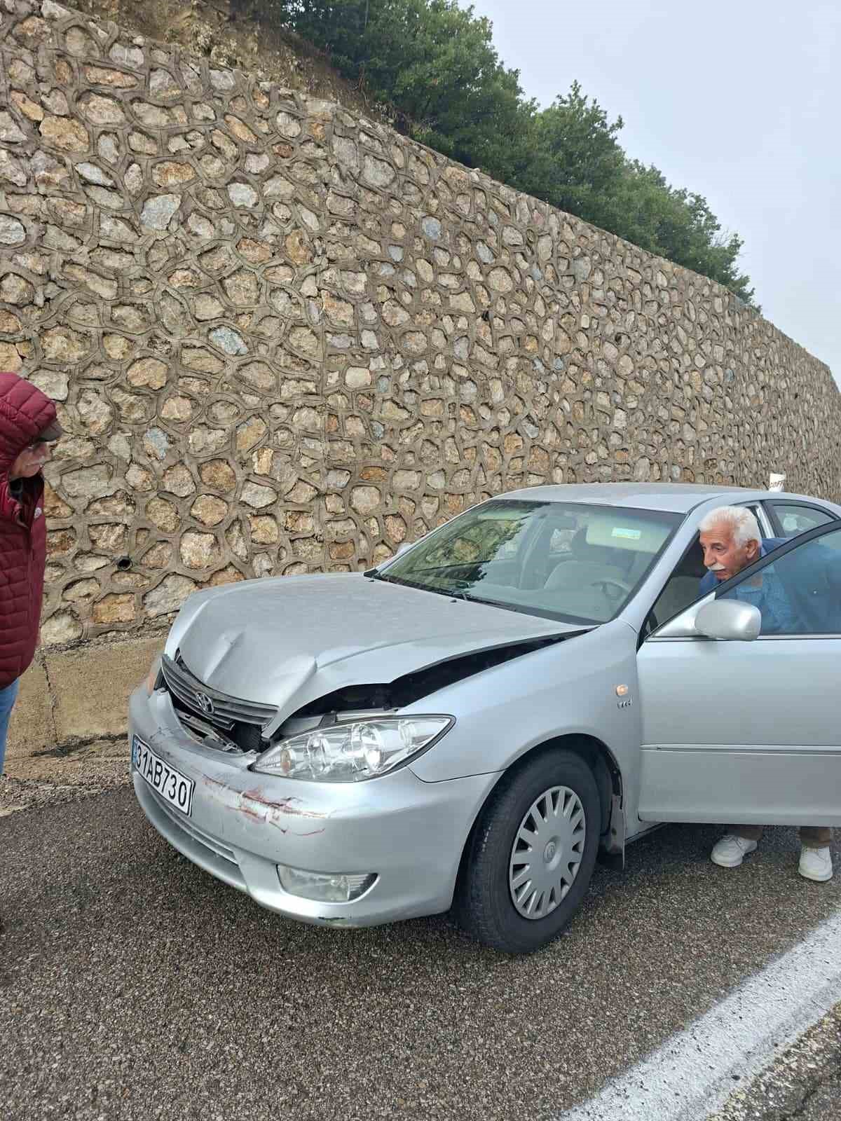 Kop dağı zirvesinde zincirleme kaza: 5 yaralı