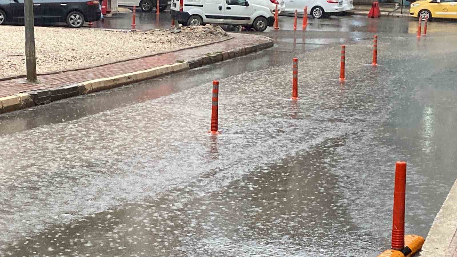Elazığ’da sağanak yağış etkili oldu