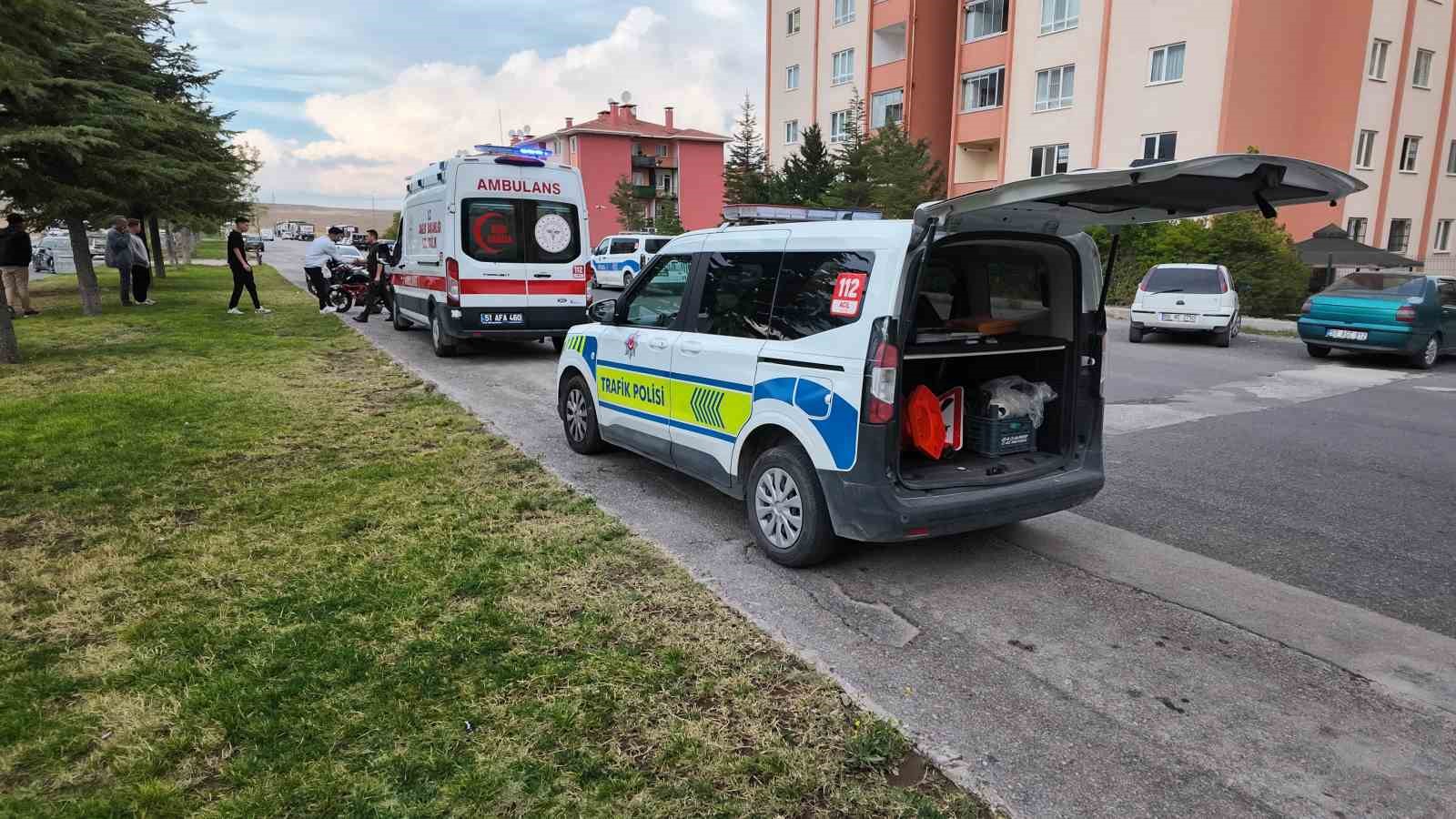 Niğde’de motosikletler kafa kafaya çarpıştı: 2 yaralı