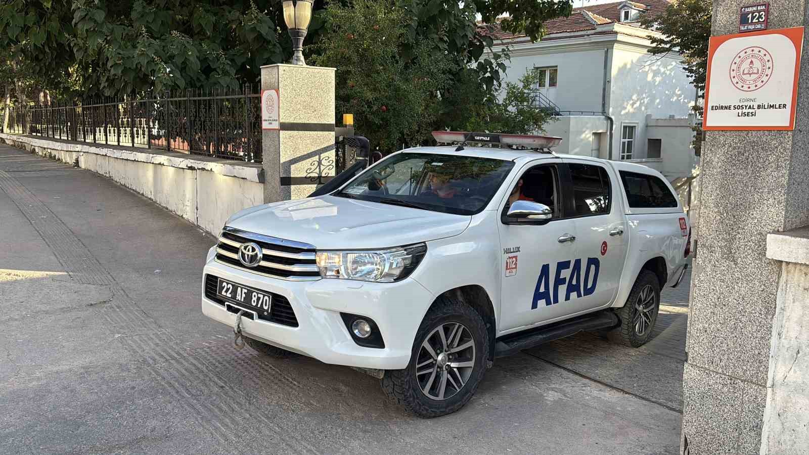 Edirne’de okulda deney sonrası kimyasal koku paniği
