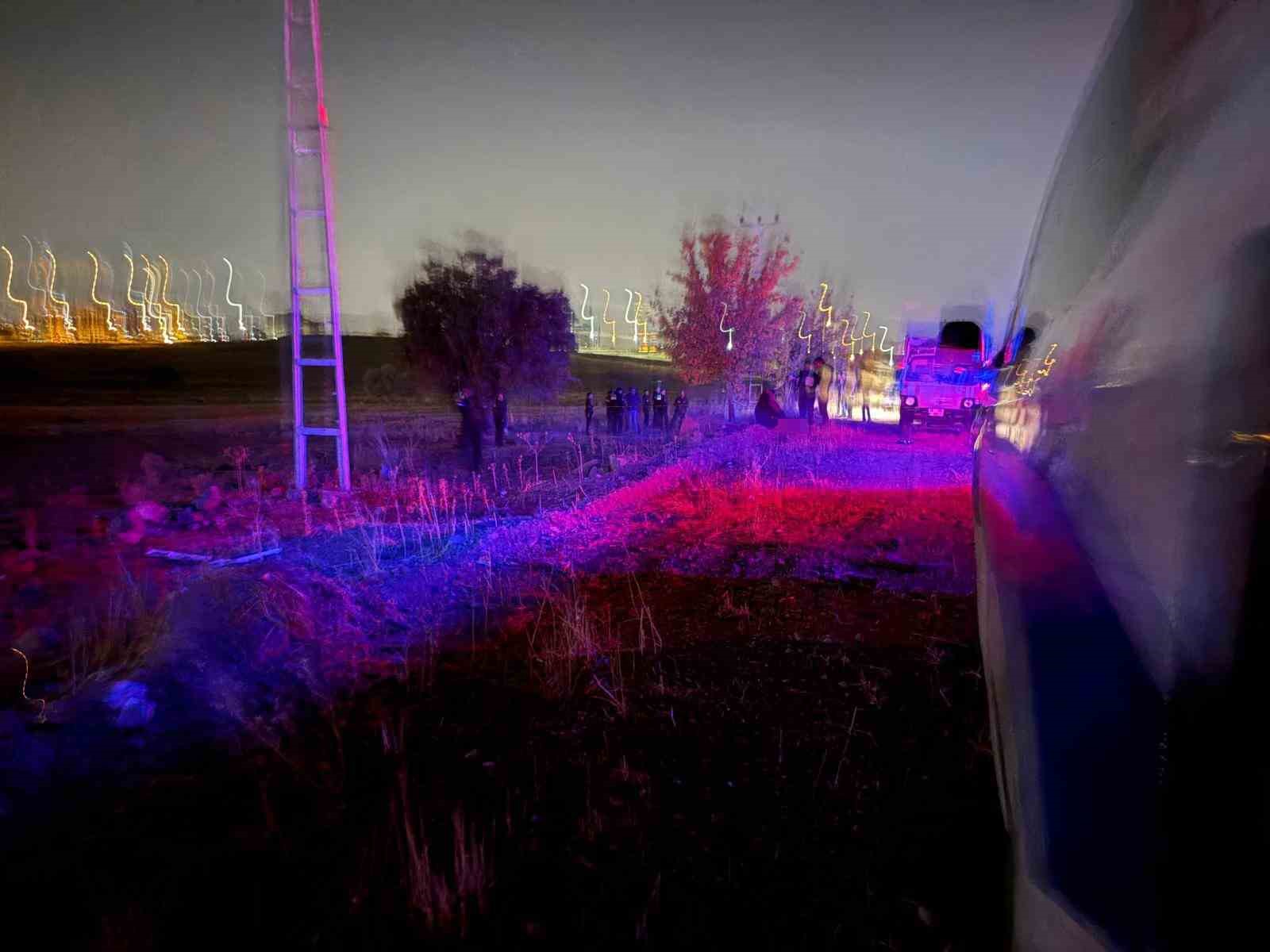 Ağaçta asılı halde ölü bulundu