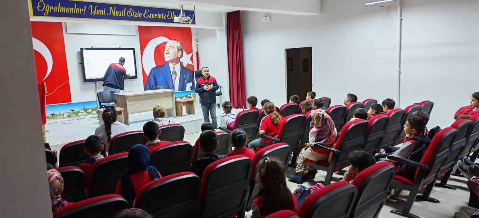 Palu’da ilkokul öğrencilerine gıda ve su israfı eğitimi