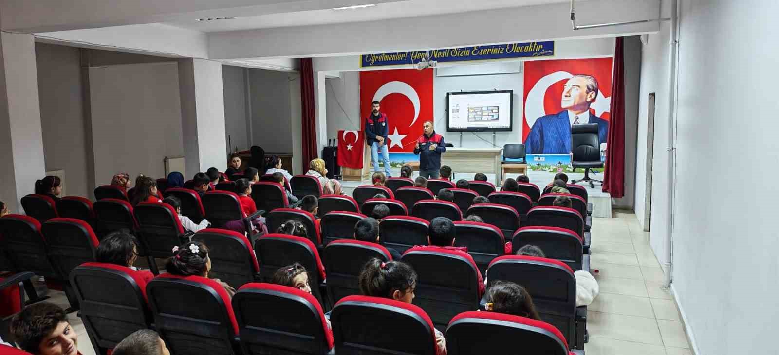 Palu’da ilkokul öğrencilerine gıda ve su israfı eğitimi