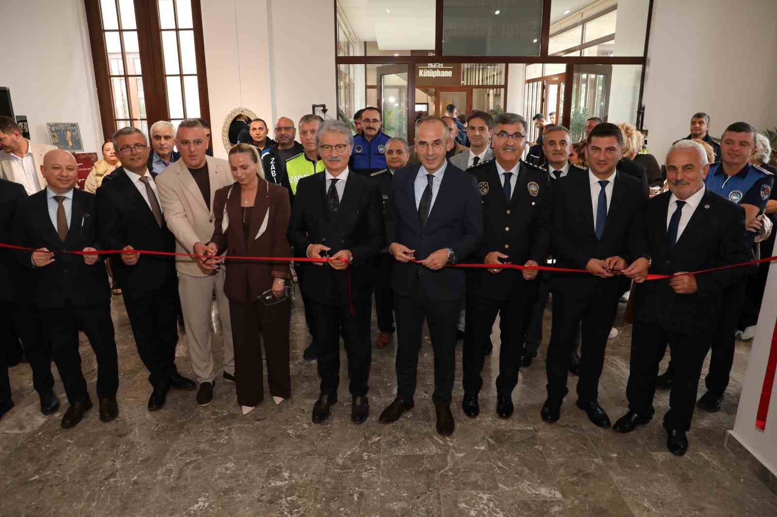 Zabıtanın 15 yıllık antika tutkusu sergiye dönüştü