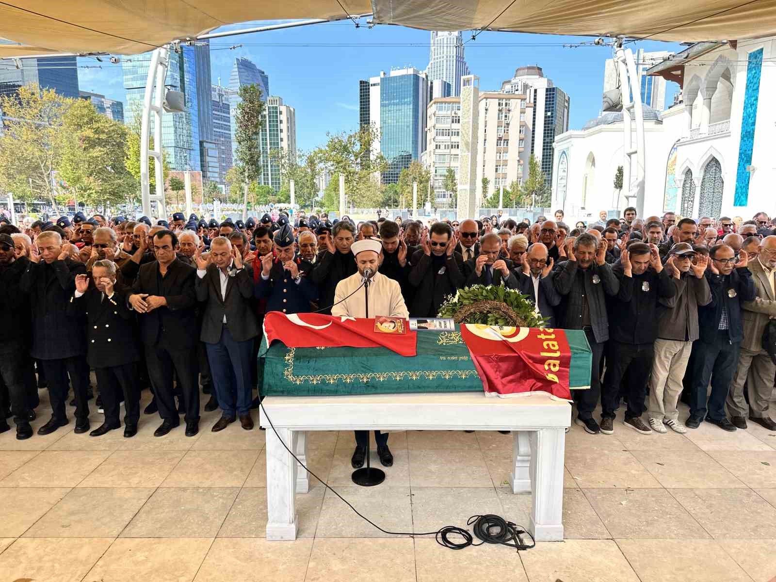 "Altın Çocuk" Göksel Arsoy son yolculuğuna uğurlandı