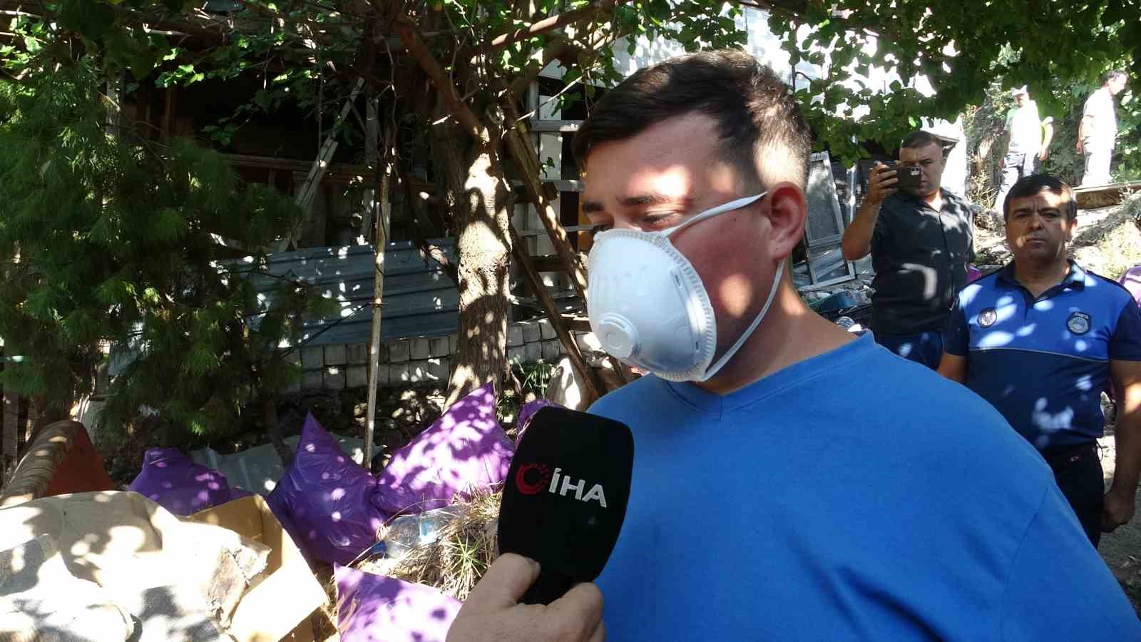 Kepez’de çöp ev operasyonu, ekipler 6 kamyon atık çakırdı