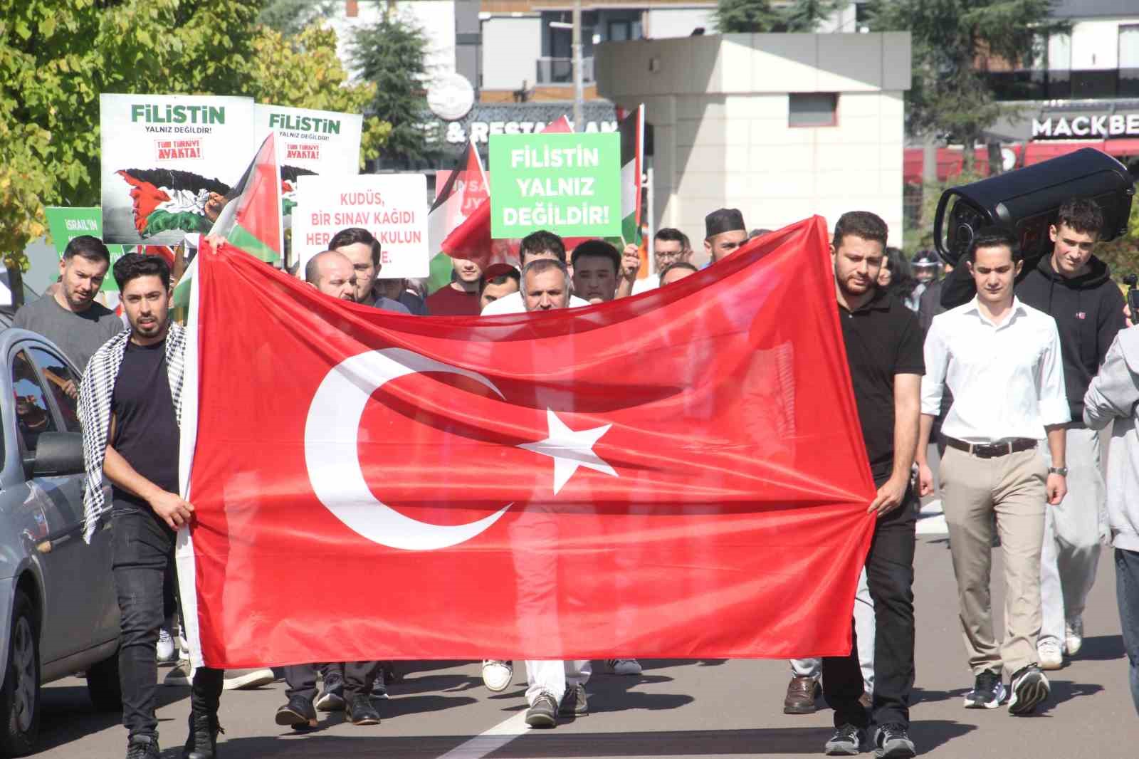 ODÜ’de, Filistin ve Doğu Türkistan’daki zulme karşı yürüyüş yapıldı