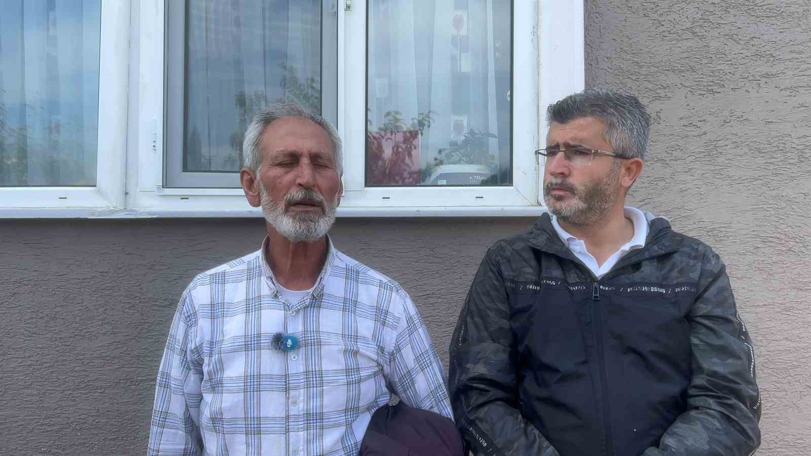 Mudanya’da yıkım krizi: Ev sahibi çatıya çıktı