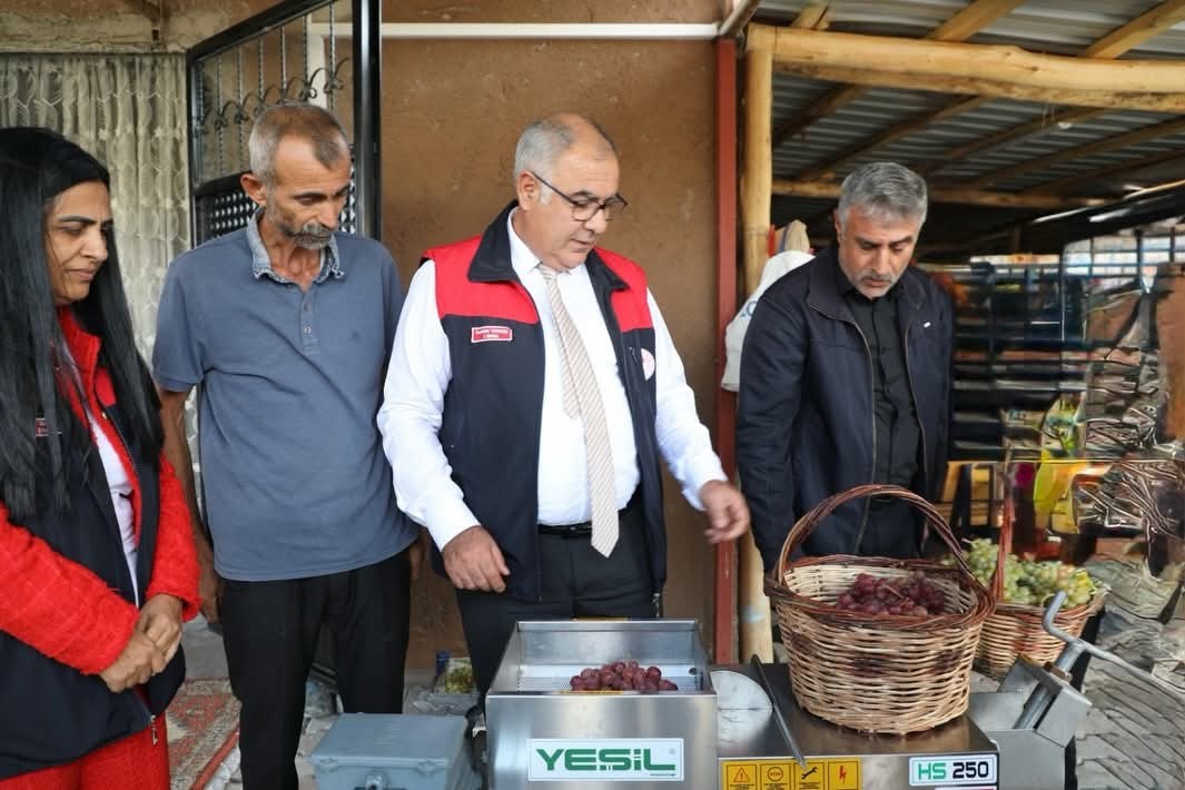 Elazığlı üreticilere 990 tarım makinesi kazandırıldı