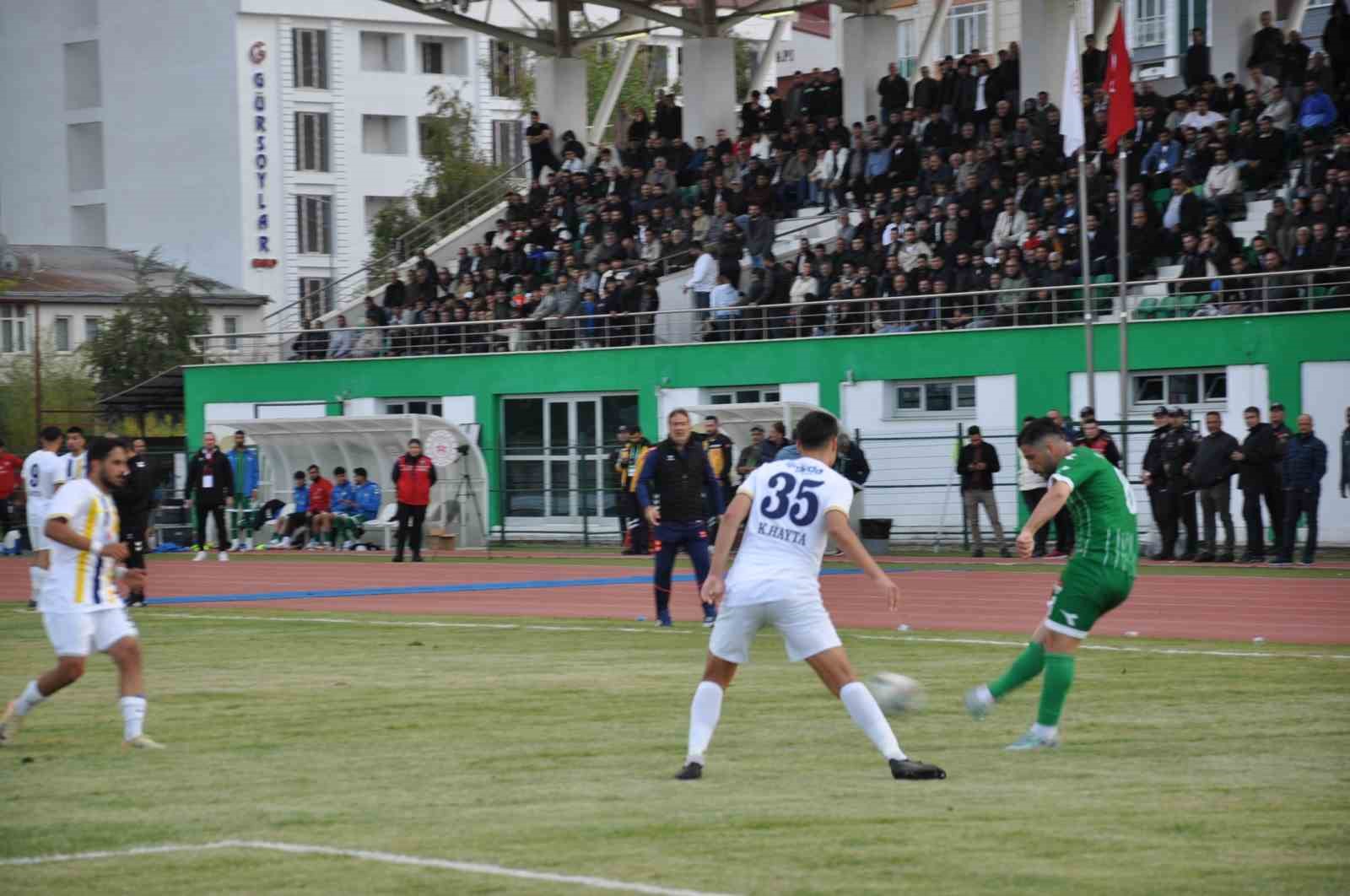 Kars 36 Spor, Fatsa Belediyespor’u tek golle geçerek tur atladı