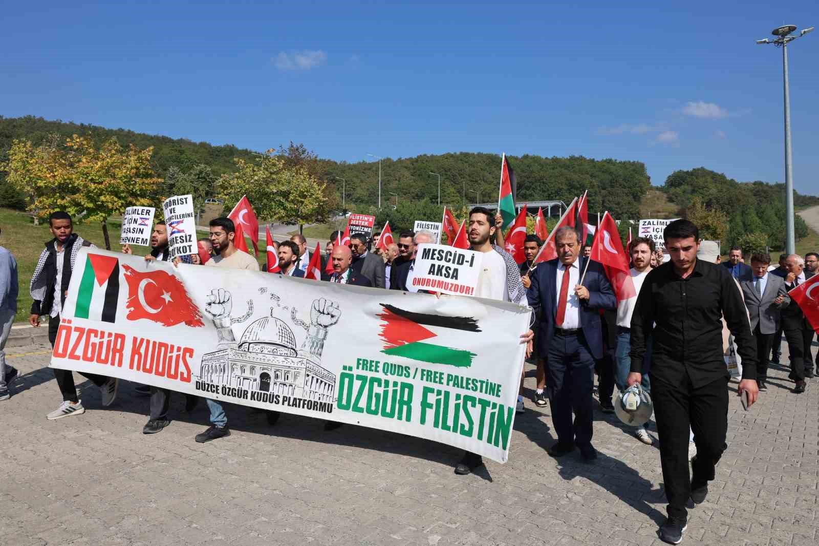 Düzce Üniversitesi’nde Filistin’e destek yürüyüşü