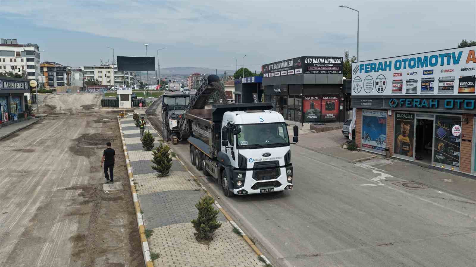 Balıkesir Büyükşehir, KÜÇÜKSAN’ın yollarını yeniledi