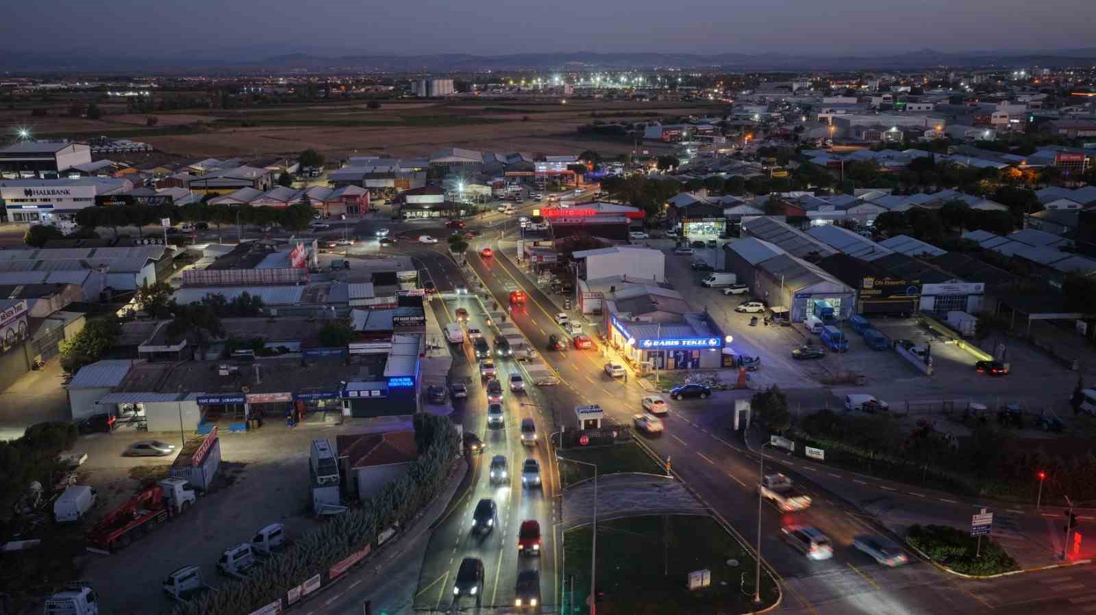 Balıkesir Büyükşehir, KÜÇÜKSAN’ın yollarını yeniledi