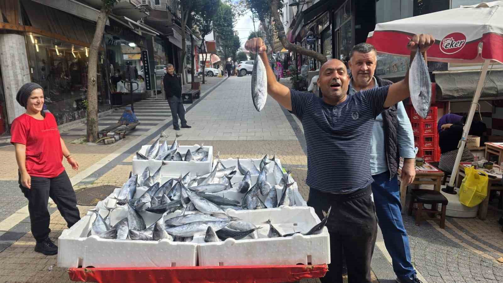 Bandırma’da palamutun fiyatı 75 liraya düştü