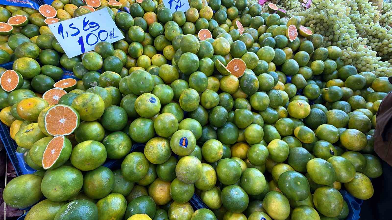 Bolu’da kışın habercisi meyveler tezgahlarda yerini aldı