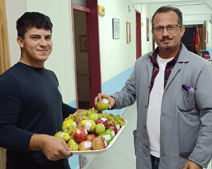 Öğrencilerden öğretmenlerine "sağlıklı nefes" ikramı