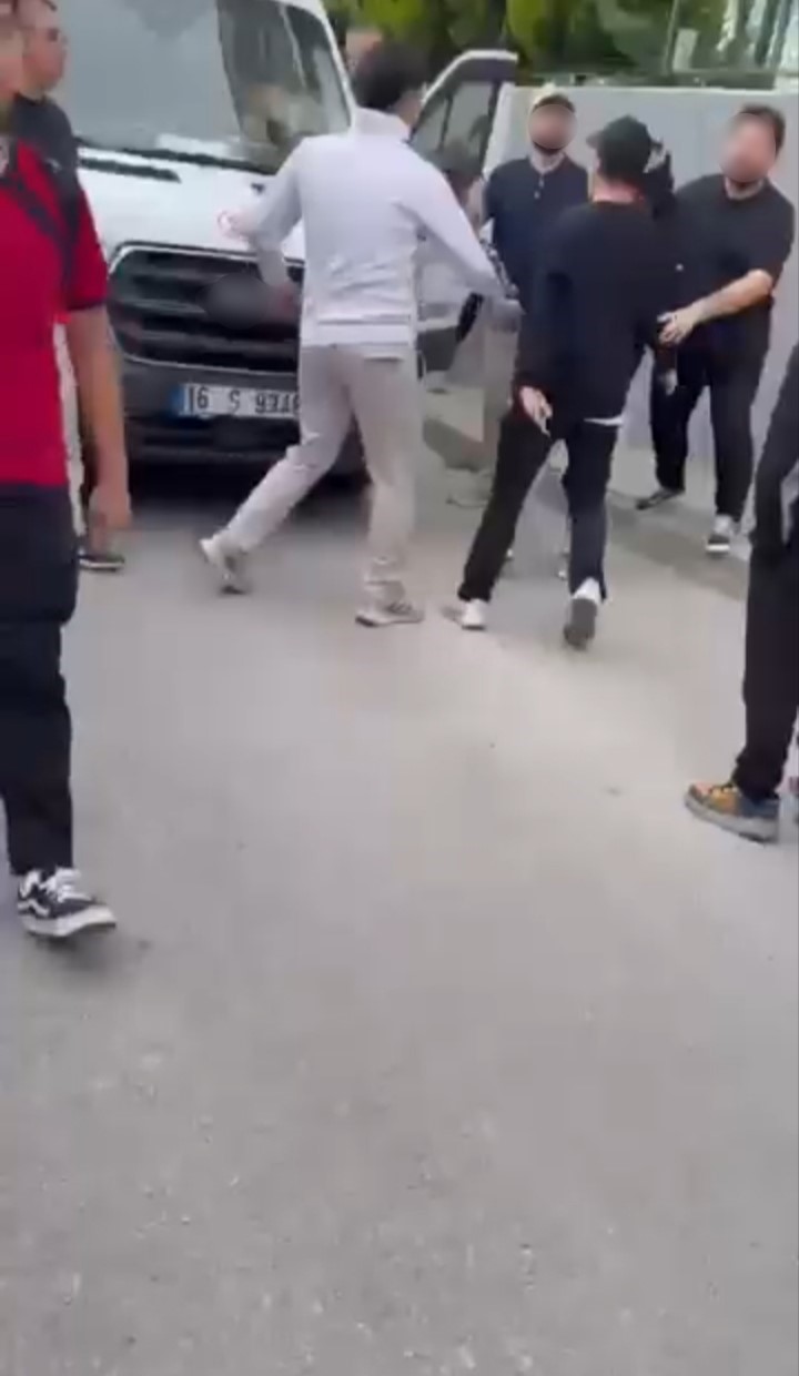 Mudanya’da servis şoförleri arasında kavga