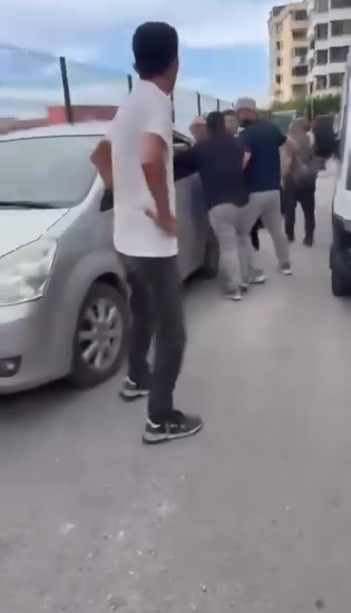 Mudanya’da servis şoförleri arasında kavga