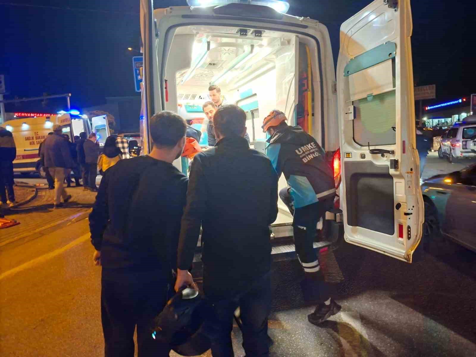 Bingöl’de otomobil ile motosiklet çarpıştı:2 yaralı