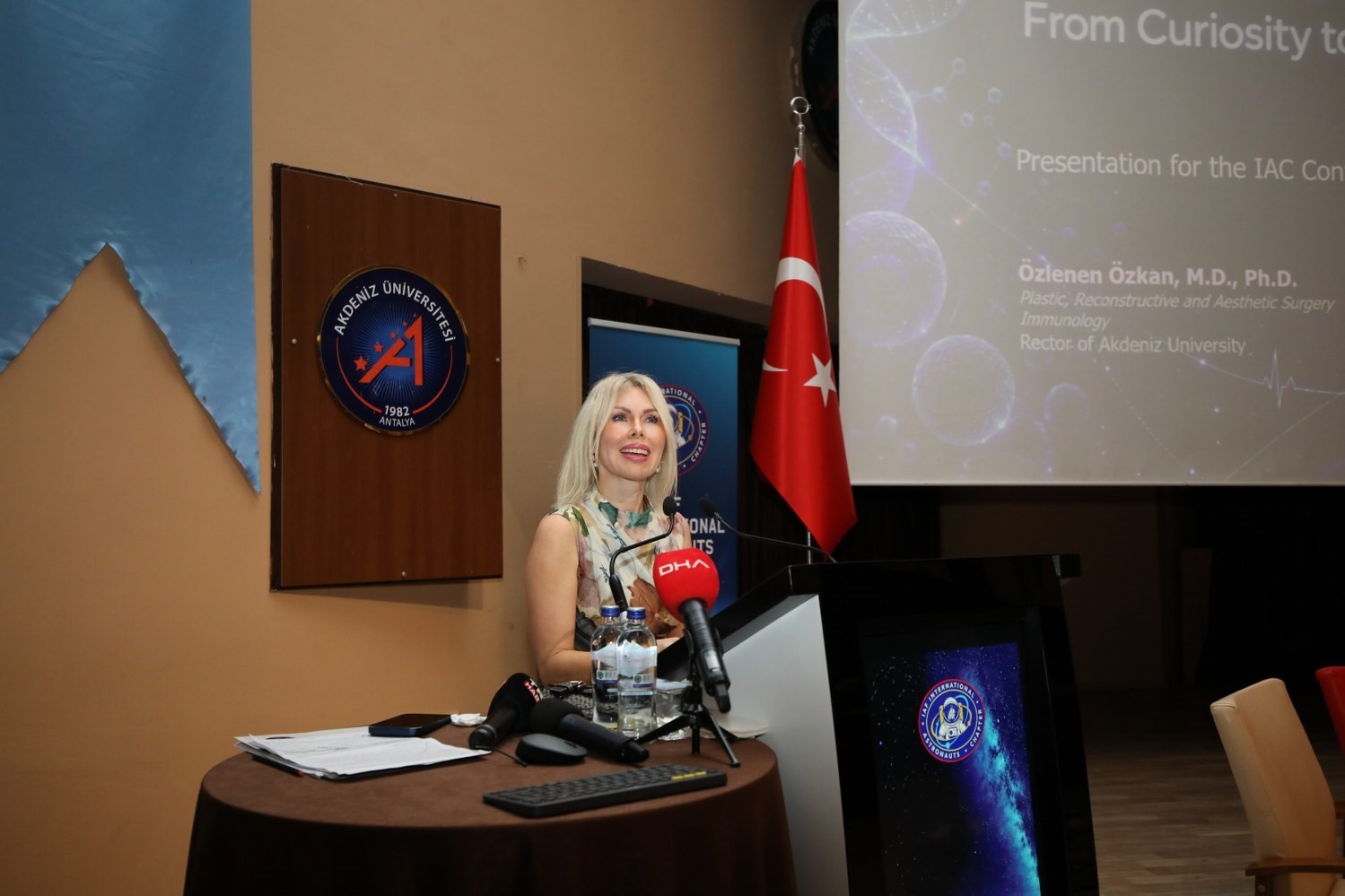 11 astronot Akdeniz Üniversitesi’nde çocuklar ve gençlerle buluştu