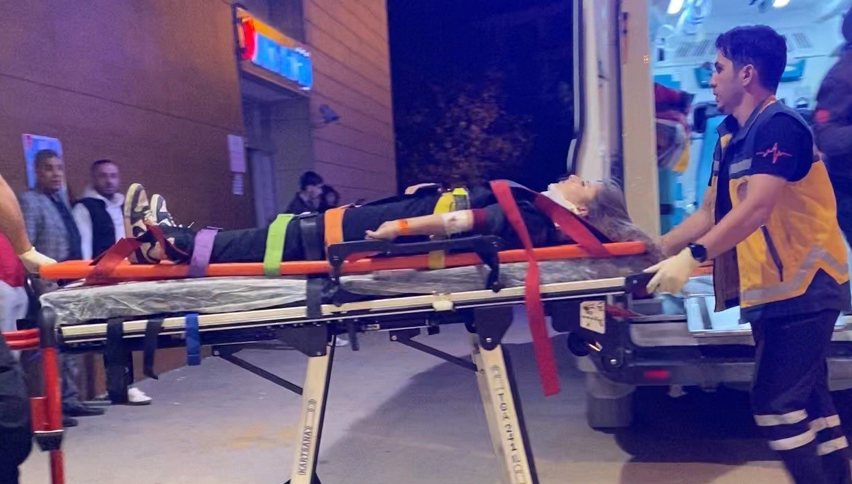 Otomobil ile motosiklet çarpıştı: 2 yaralı