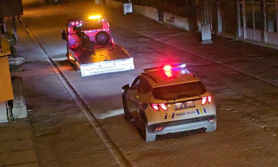 Polisin ‘dur’ ihtarına uymayan ehliyetsiz motosiklet sürücüsüne 410 bin lira ceza