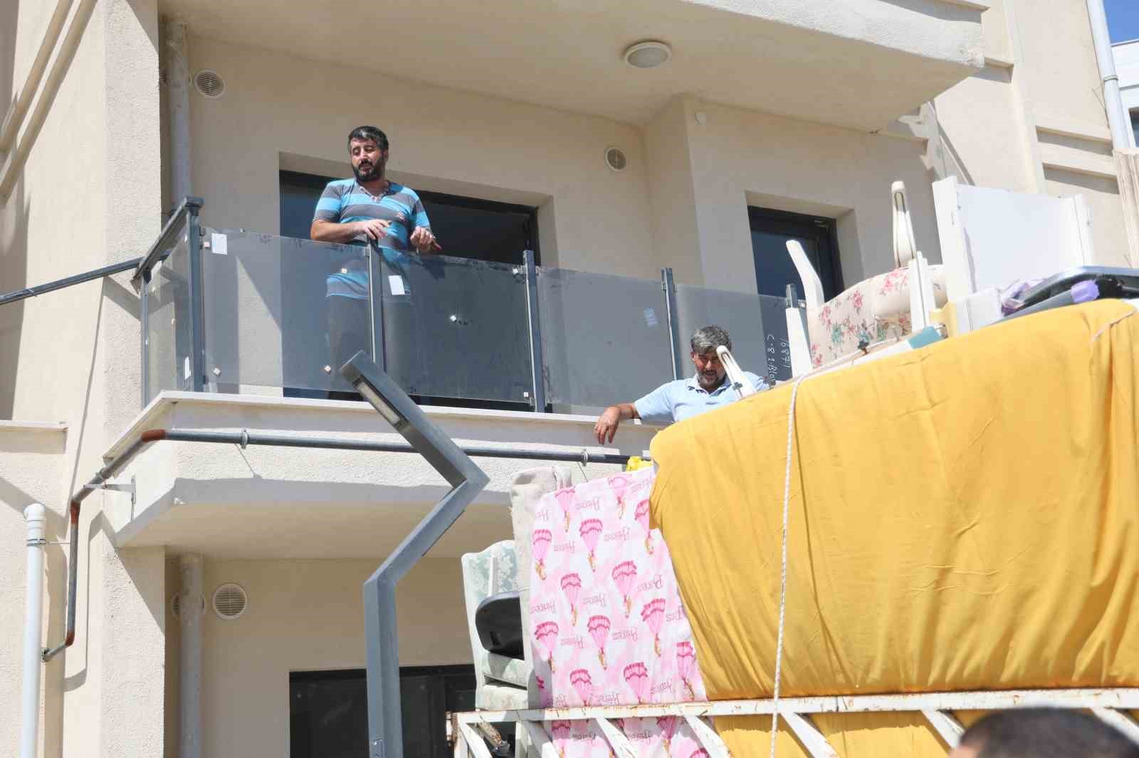 Depremin ardından çorak araziye dönen bölge depremzede vatandaşlara yuva oldu