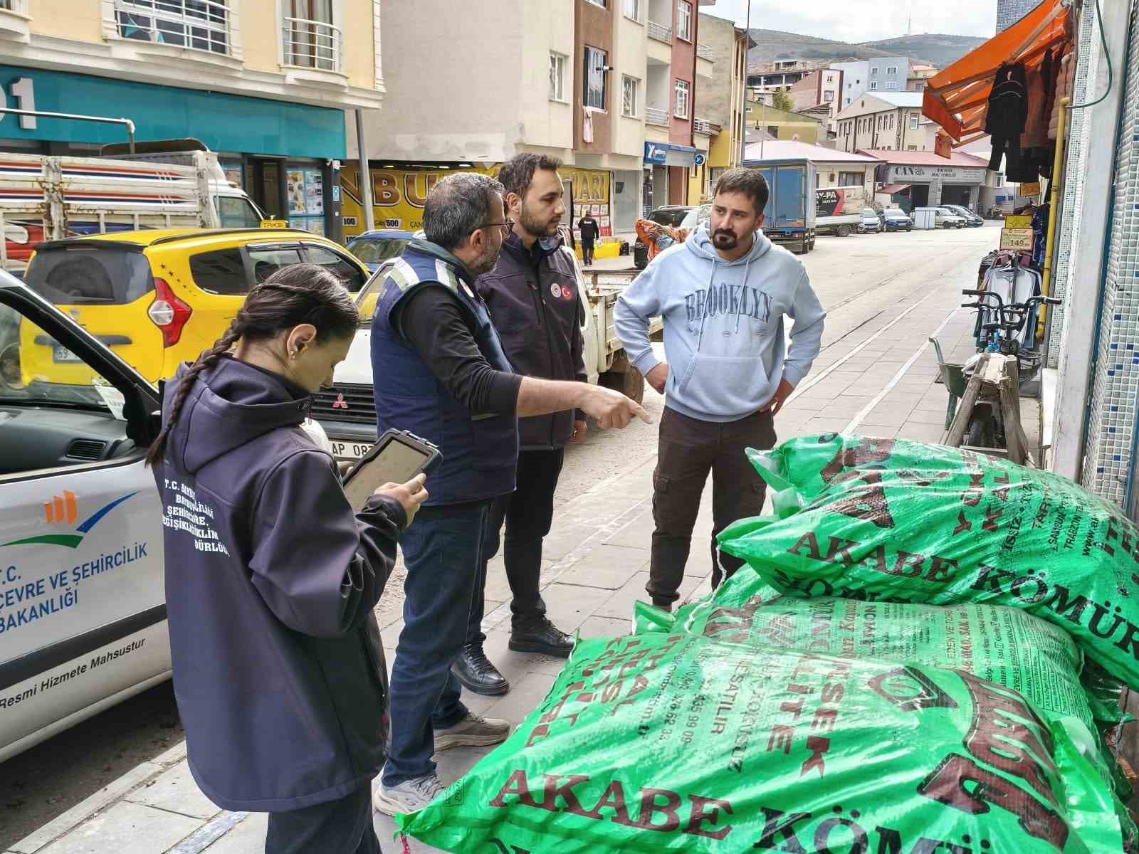 Bayburt’ta katı yakıt satışı yapan işyerleri denetleniyor