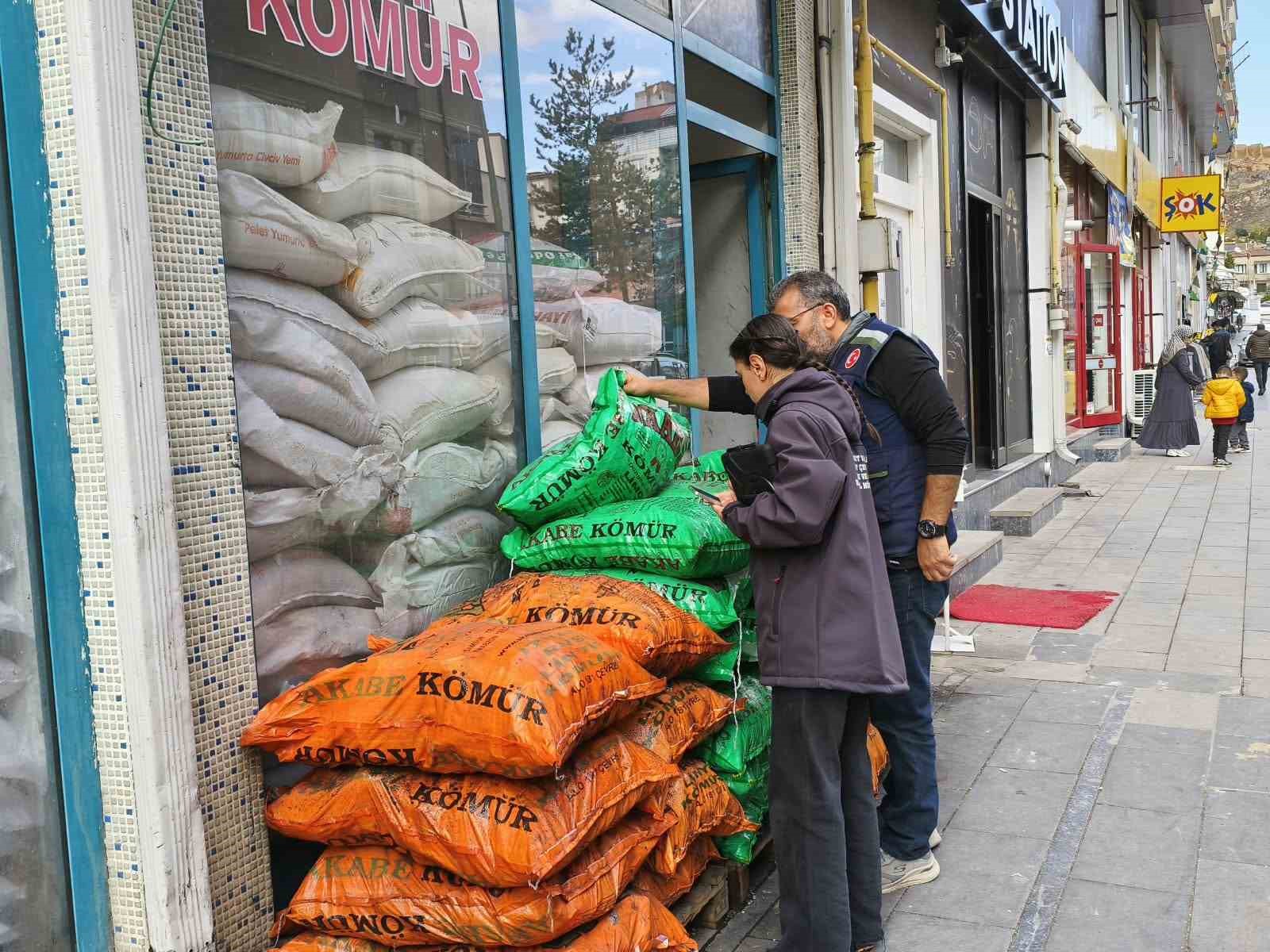 Bayburt’ta katı yakıt satışı yapan işyerleri denetleniyor