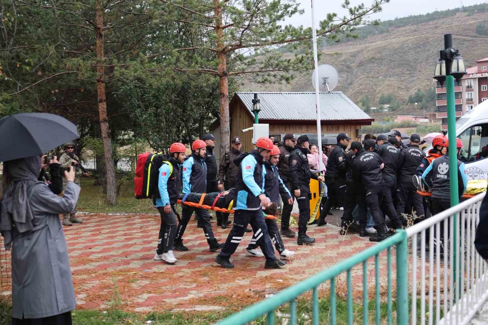 Bayburt’ta sağlık ekiplerinden deprem tatbikatı