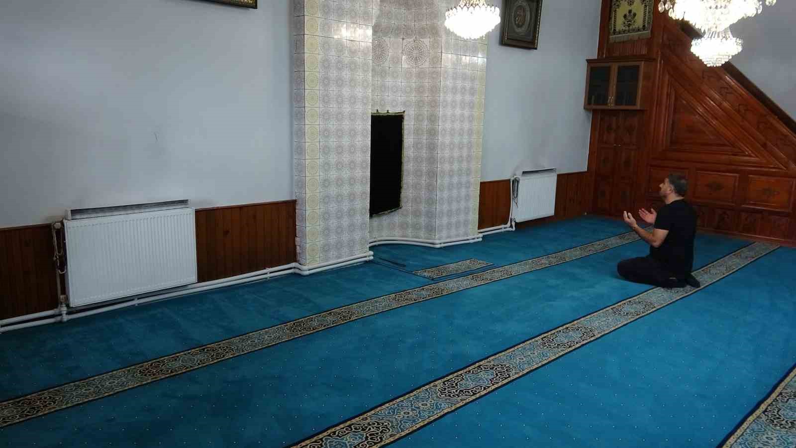 Evden bozma cami, kentsel dönüşümün ortasında zamana direniyor