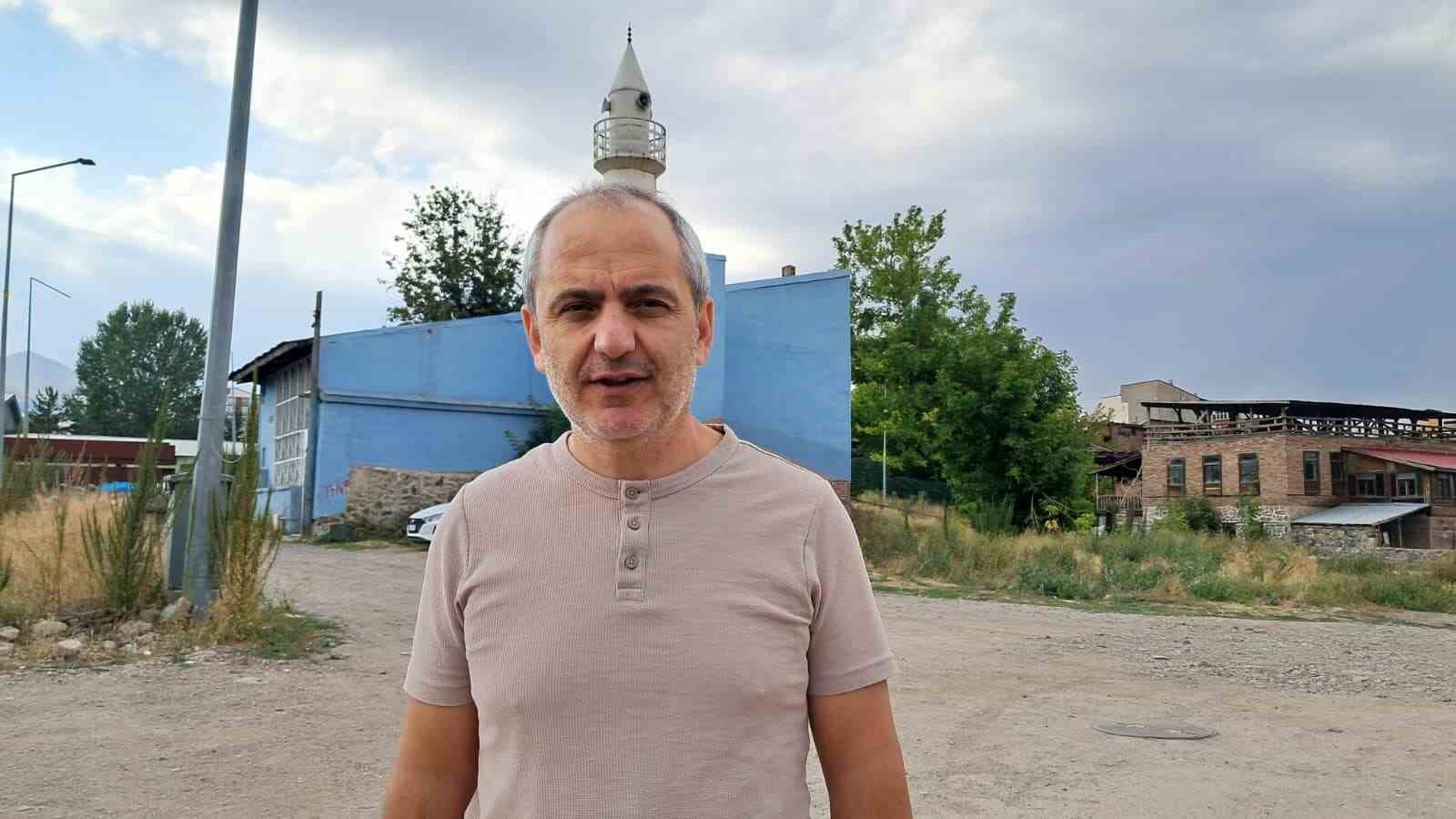 Evden bozma cami, kentsel dönüşümün ortasında zamana direniyor