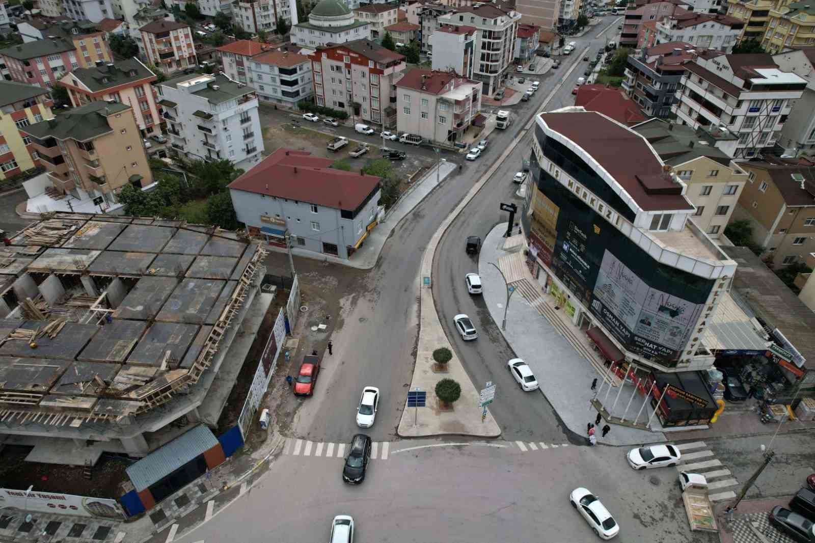 Çayırova’da 170 milyon liralık yatırımla Uğur Mumcu Caddesi yenilendi