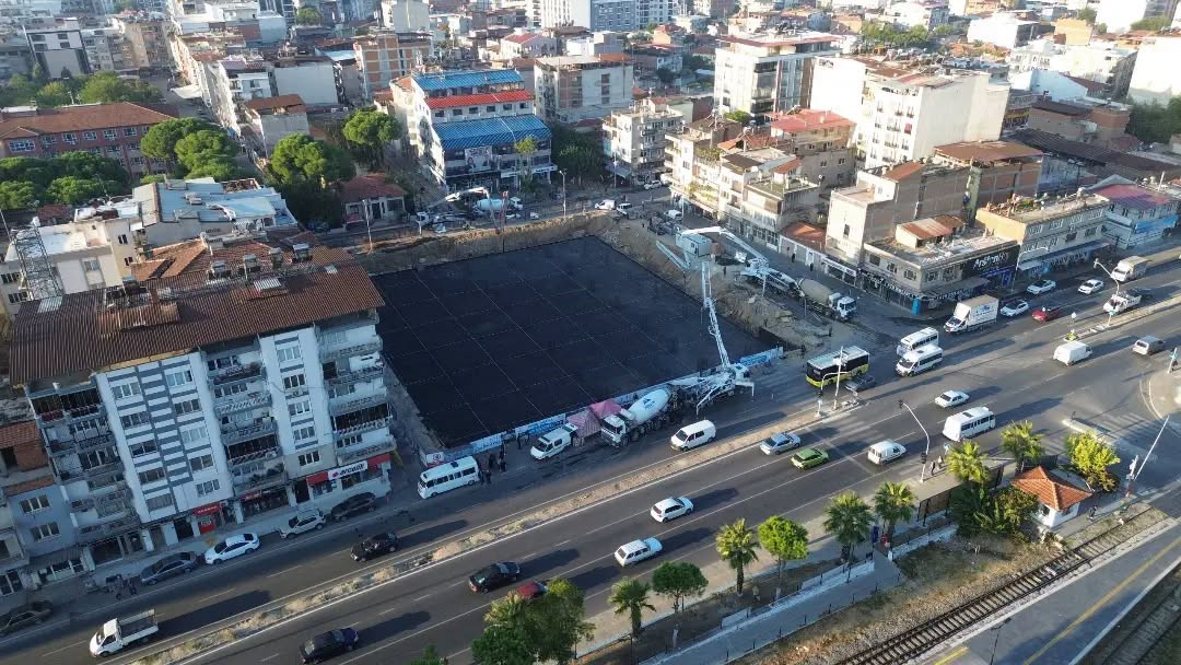 İncirliova’da Cumhuriyet Meydanı ve yeraltı otoparkı projesinde çalışmalar sürüyor