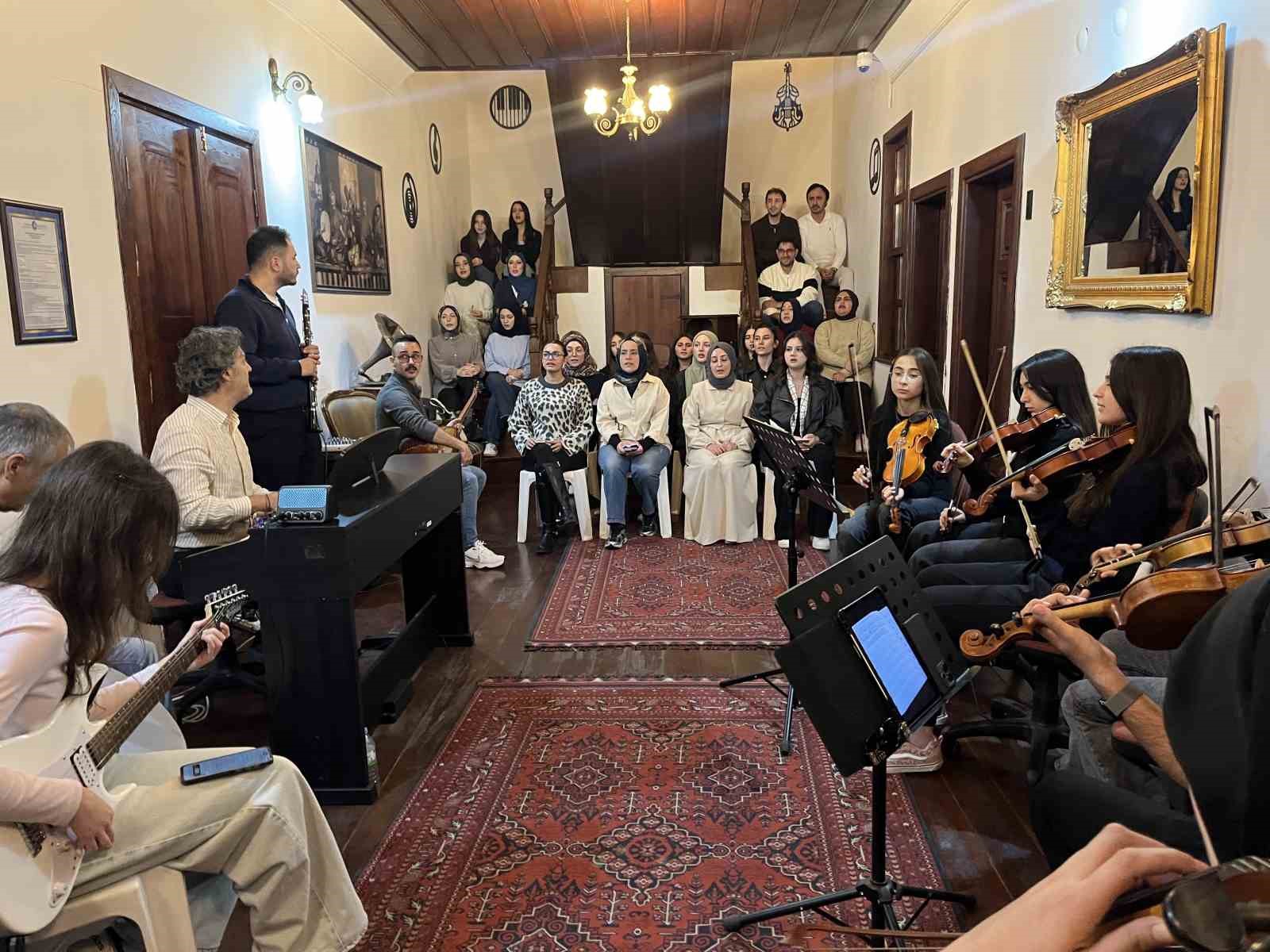 Görme engelli Büşra’nın müzik tutkusu gerçeğe dönüştü