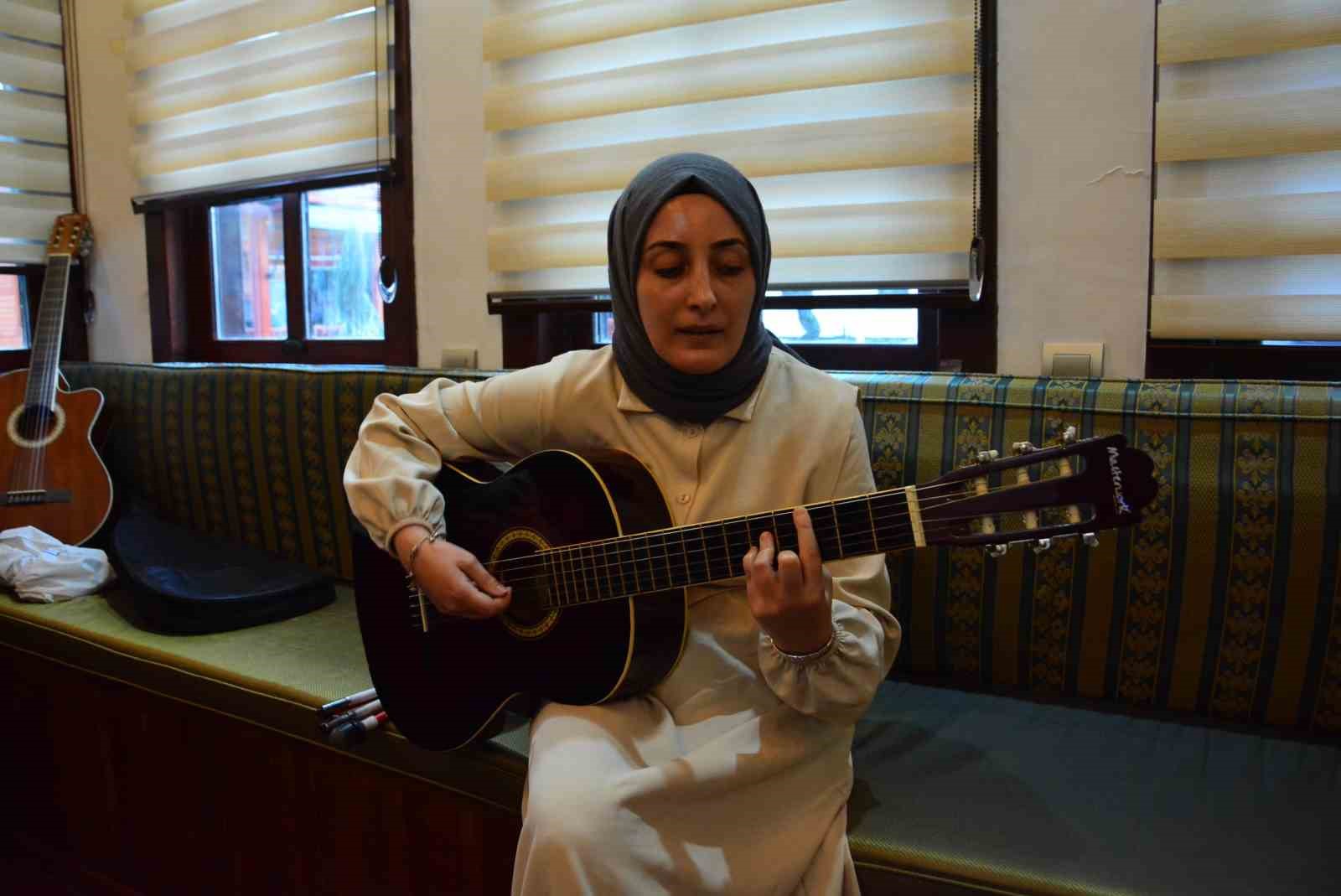 Görme engelli Büşra’nın müzik tutkusu gerçeğe dönüştü