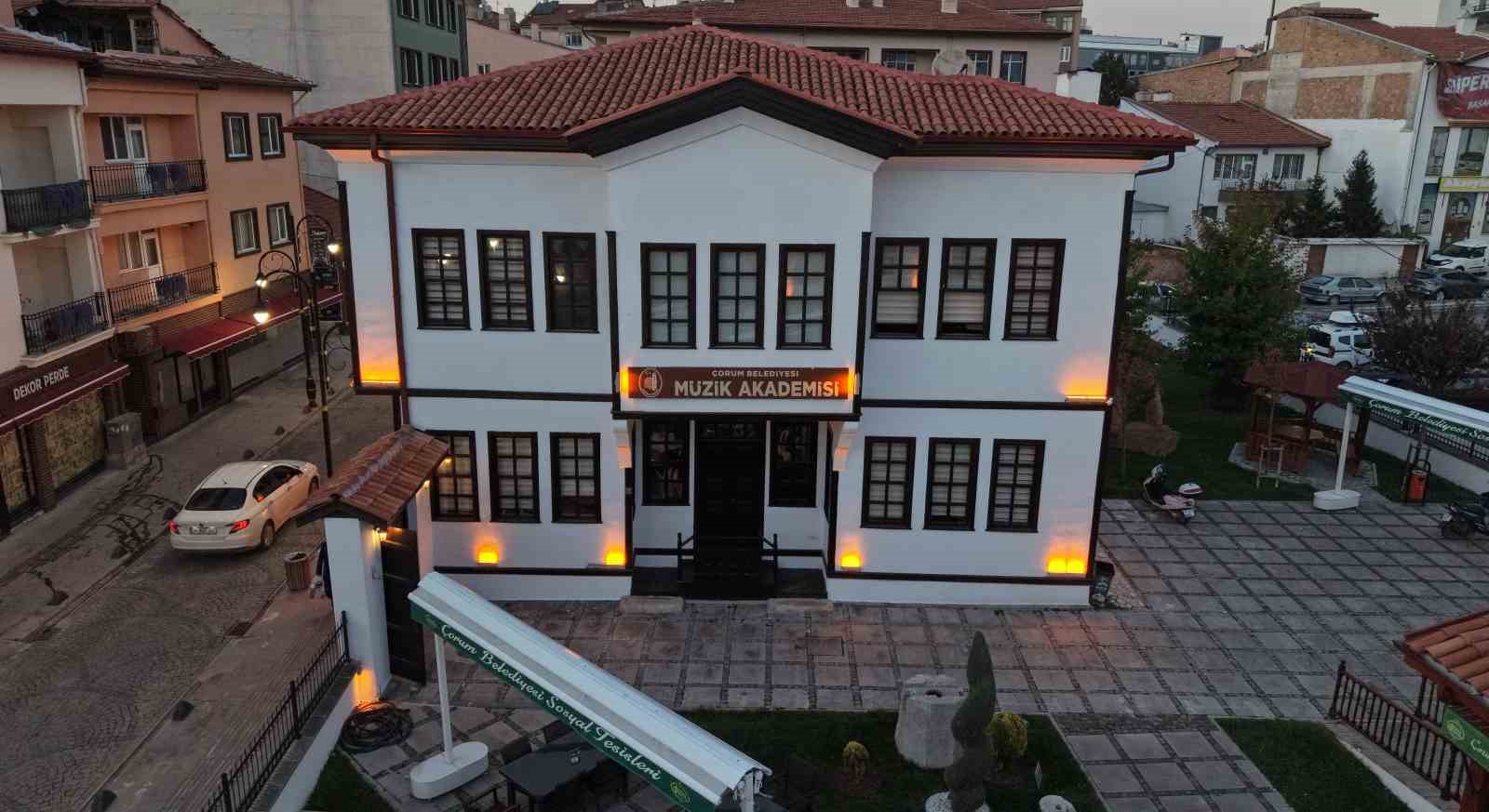 Görme engelli Büşra’nın müzik tutkusu gerçeğe dönüştü