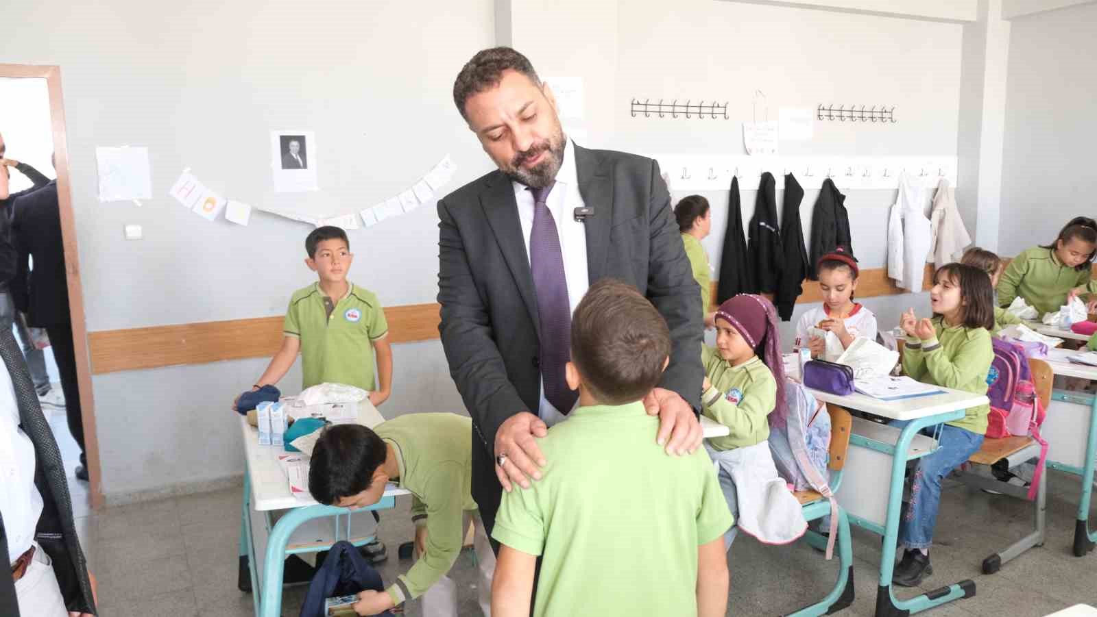 Sınıf başkanı seçim vaadini tuttu: Başkan Ekinci 3-D sınıfıyla buluştu