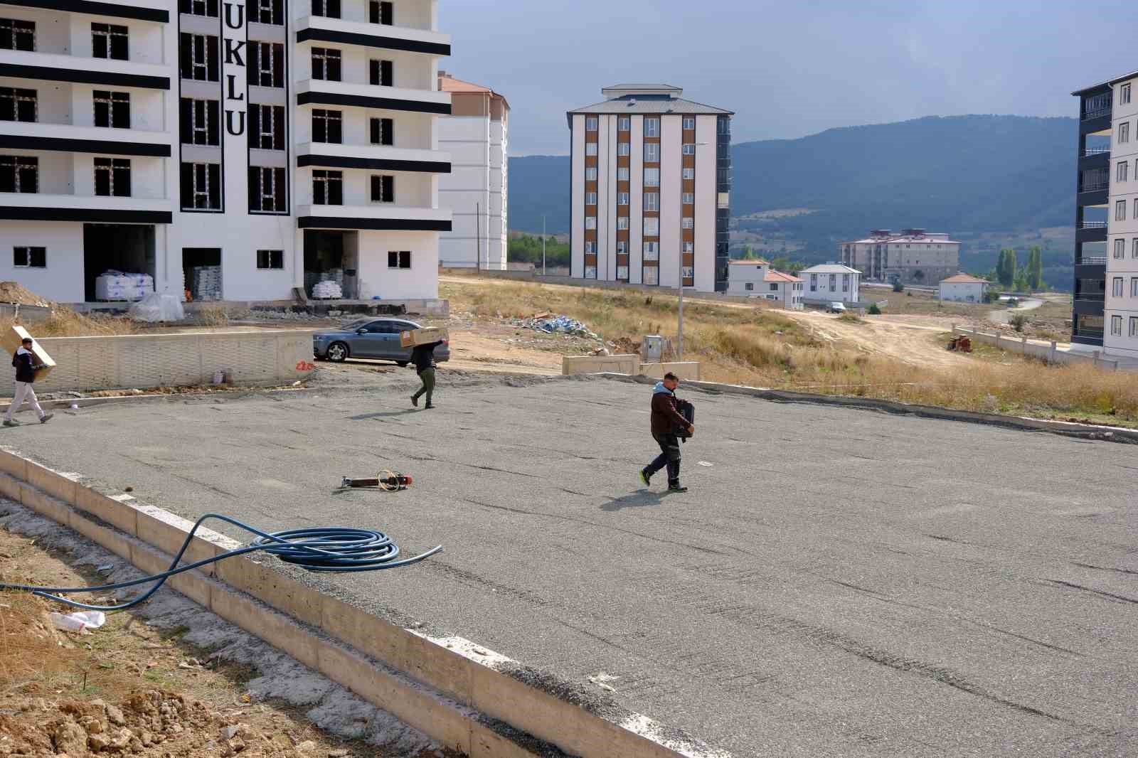 Akdağmadeni’nde 100. Yıl Spor Kompleksi inşa çalışmaları tüm hızıyla devam ediyor