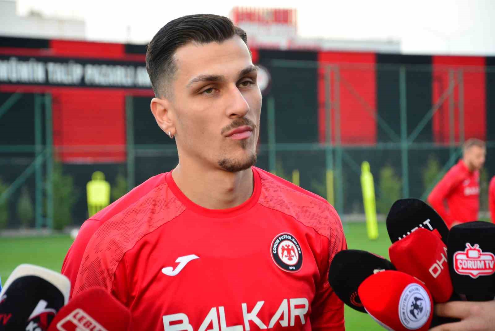 Burak Yılmaz: "İyi oyuncularımız var ama daha tam takım olamadığımızı düşünüyorum"