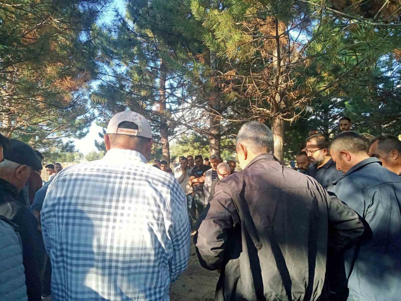 İş makinasıyla çarpışan serviste hayatını kaybeden şoför toprağa verildi