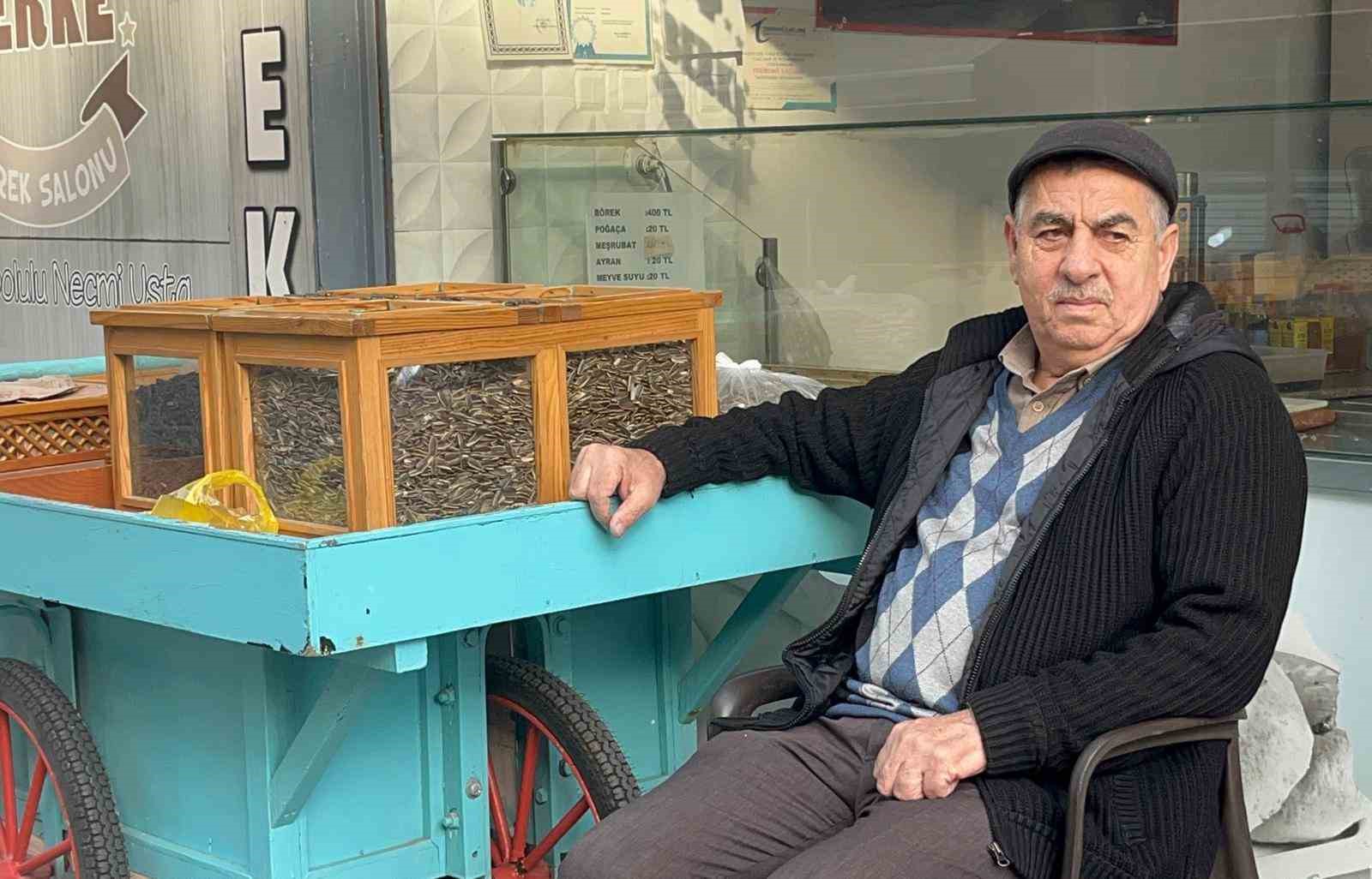 Çekirdek arabasının başında geçen yarım asırlık ömür