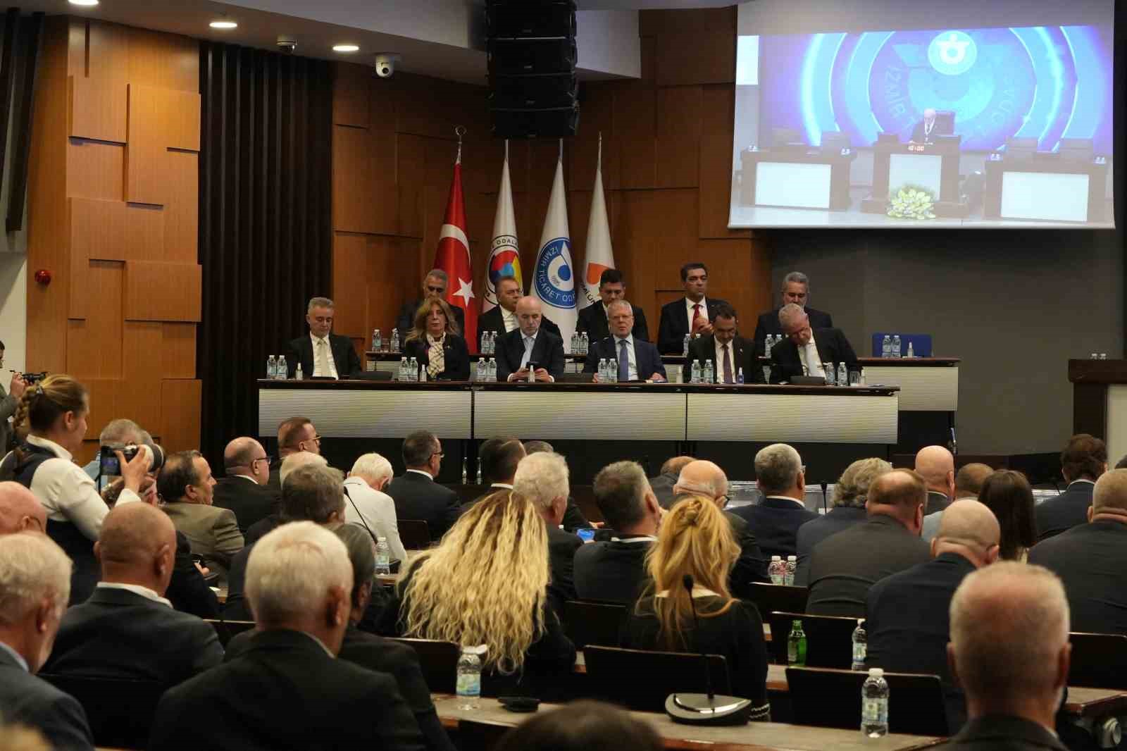 İZTO Başkanı Özgener güven tazeledi