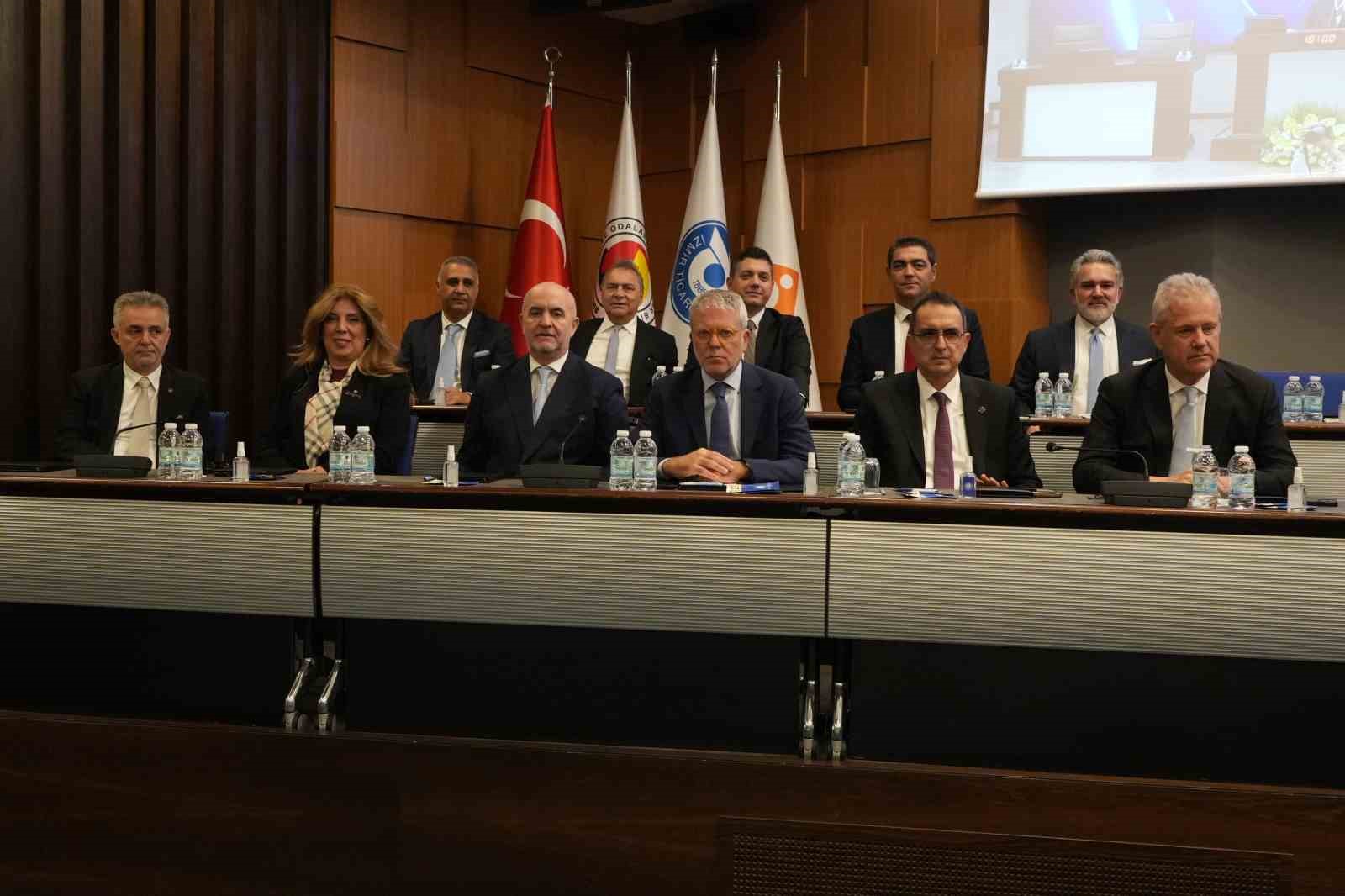 İZTO Başkanı Özgener güven tazeledi