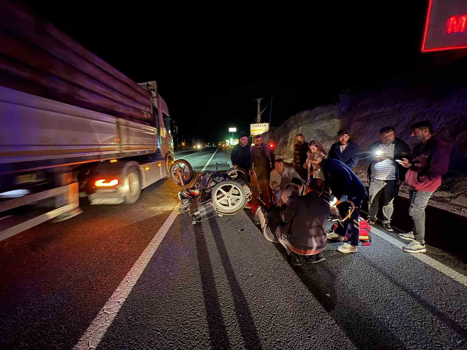 Kastamonu’da motosiklet traktöre çarptı: 1 yaralı