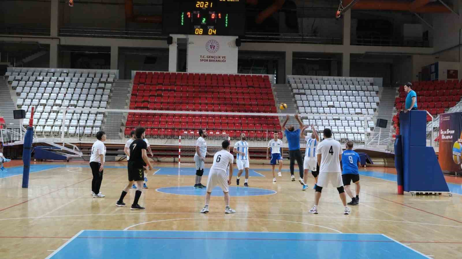 Erzincan’da Kamu Spor Oyunları Voleybol İl Birinciliği başladı
